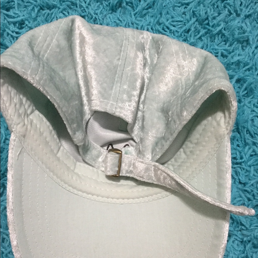 Hat - Picture 2 of 3
